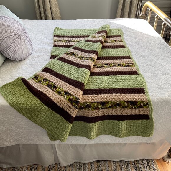 Handmade Crochet Throw - Picture 2 of 3